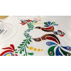 Hímzett színes madárkás matyó kislány póló- Fehér